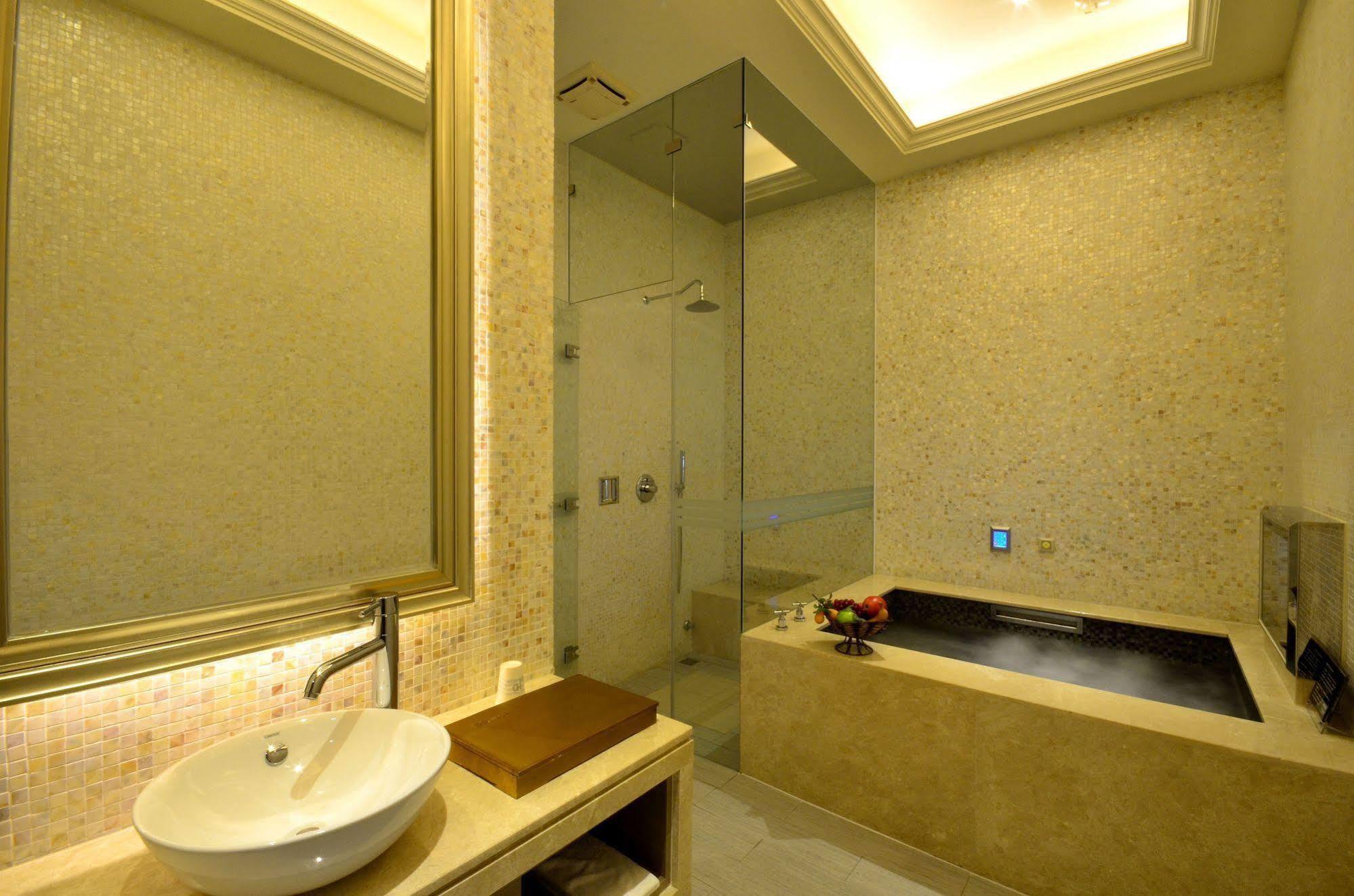 Hea Duenn Motel Тайчжун Экстерьер фото