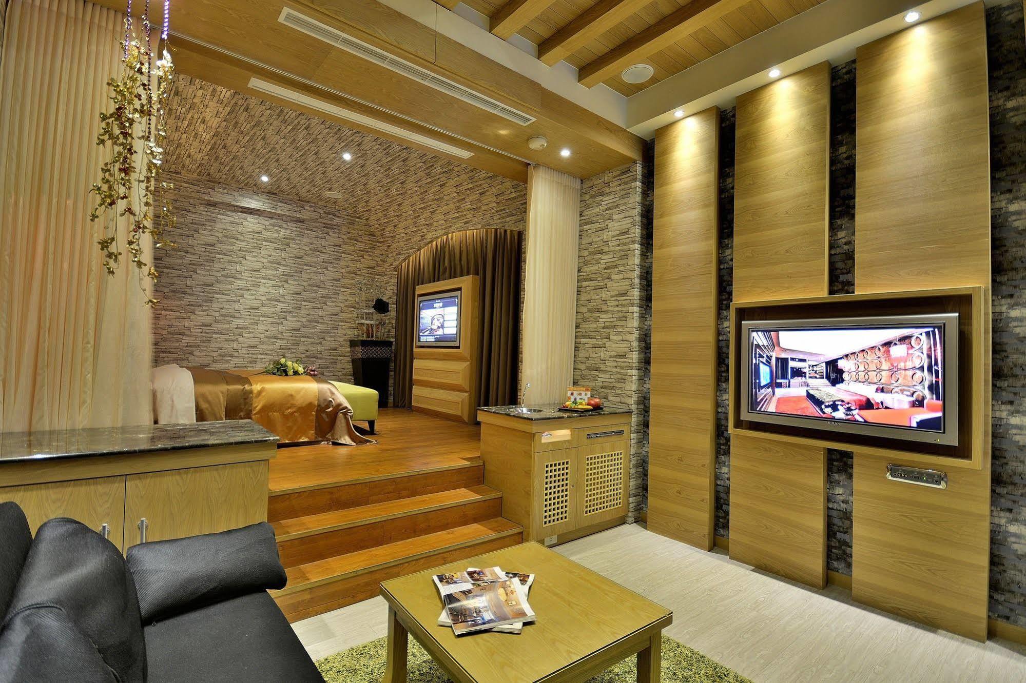 Hea Duenn Motel Тайчжун Экстерьер фото