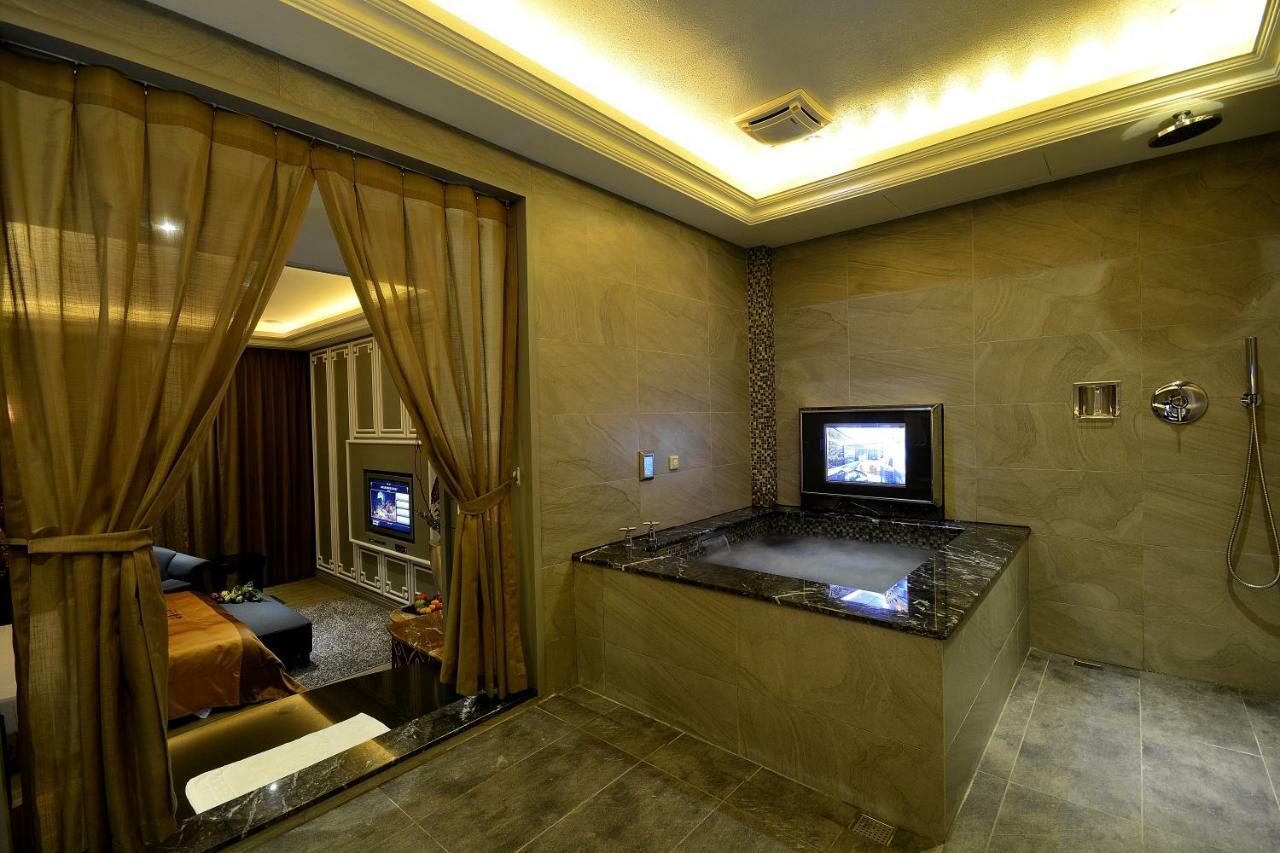 Hea Duenn Motel Тайчжун Экстерьер фото