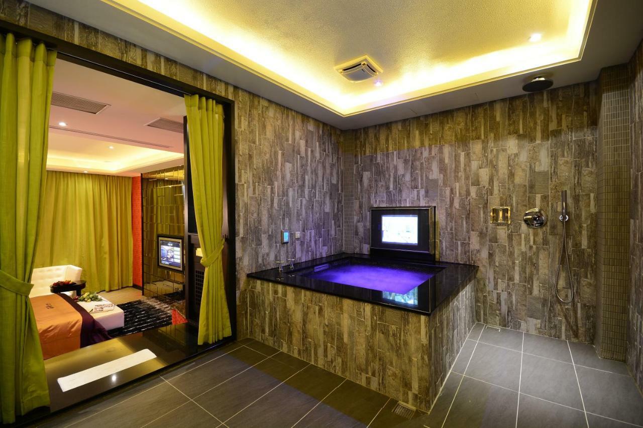 Hea Duenn Motel Тайчжун Экстерьер фото